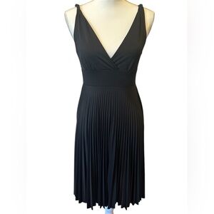Soprano V-Neck Pleated Skirt Fit & Flare Dress Size Medium Chic & Flattering